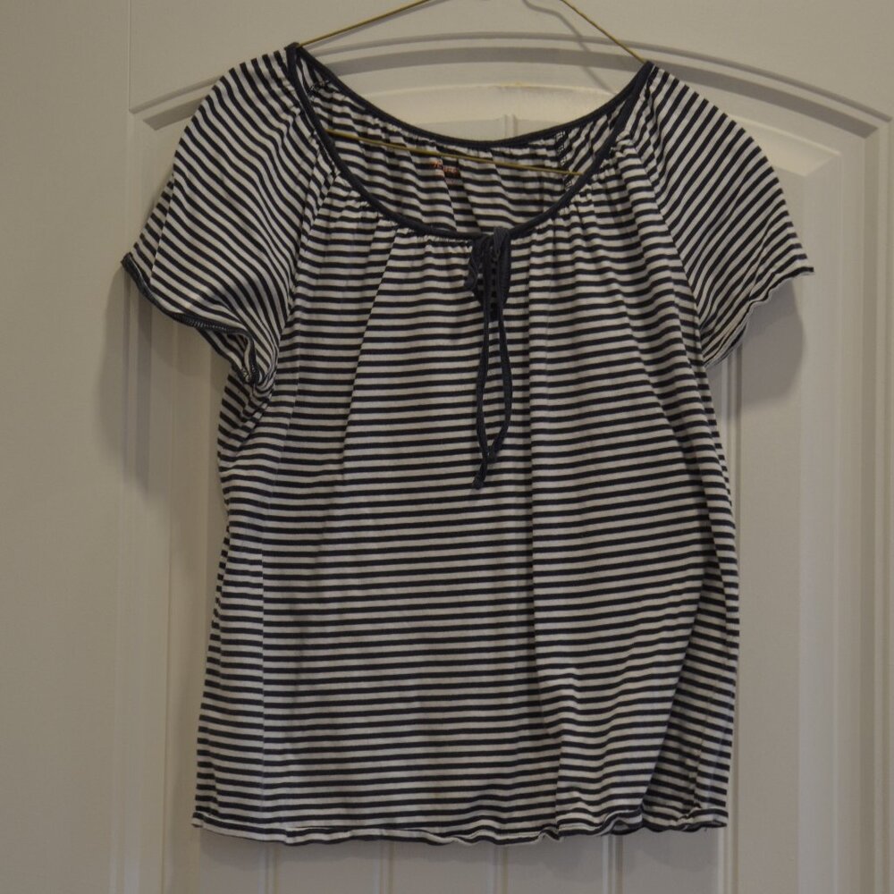 Joe Fresh Black and white t-shirt